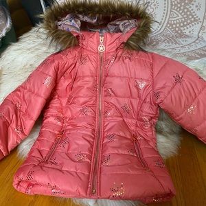 Girls pink puffer coat with fur trimmed collar 💫